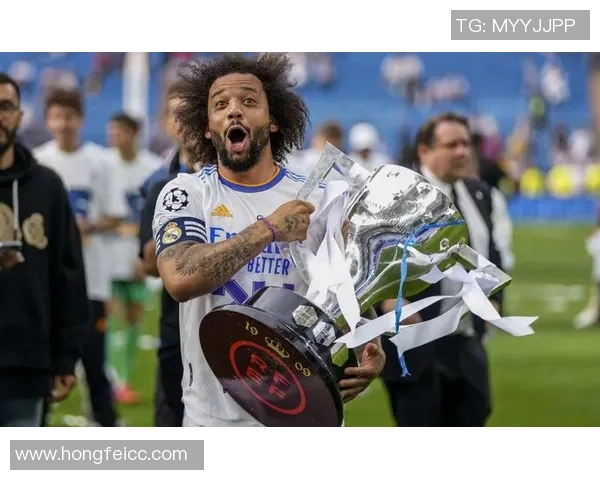 全球足坛传奇人物：1号球星的荣耀与挑战之路