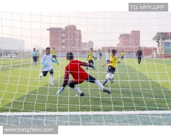 双星闪耀绿茵赛场巅峰对决热血激情点燃足球梦想